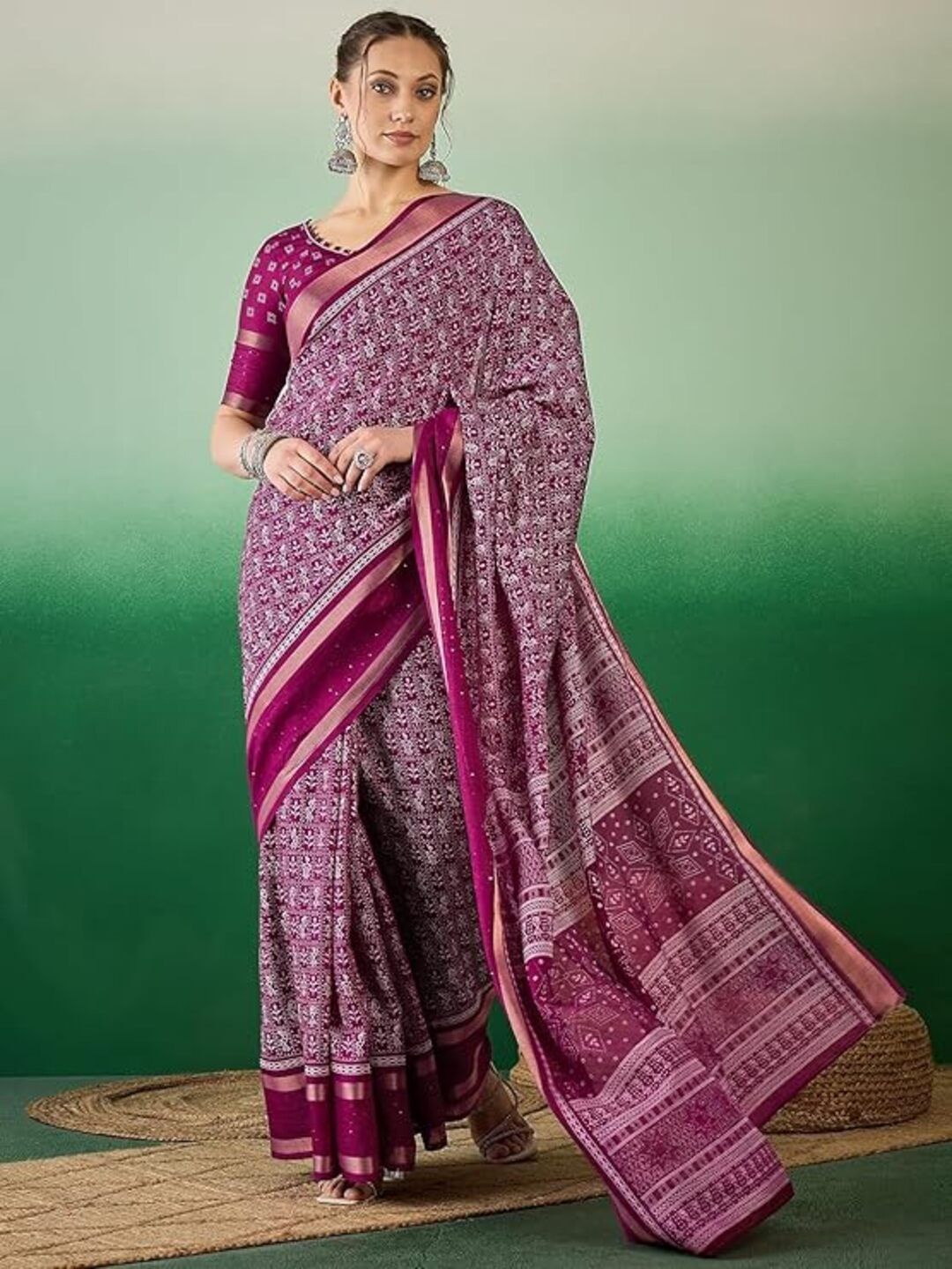 

VRAGI Warli Sequinned Maheshwari Saree, Purple