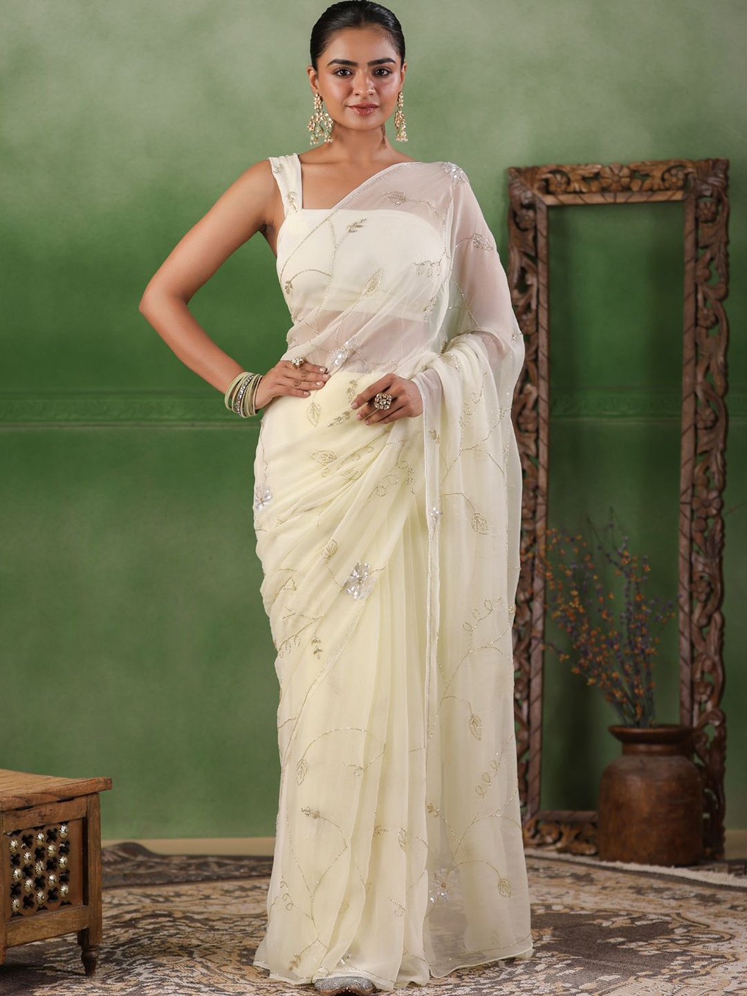 

Geroo Luxe Embellished Sequinned Pure Chiffon Saree, Off white