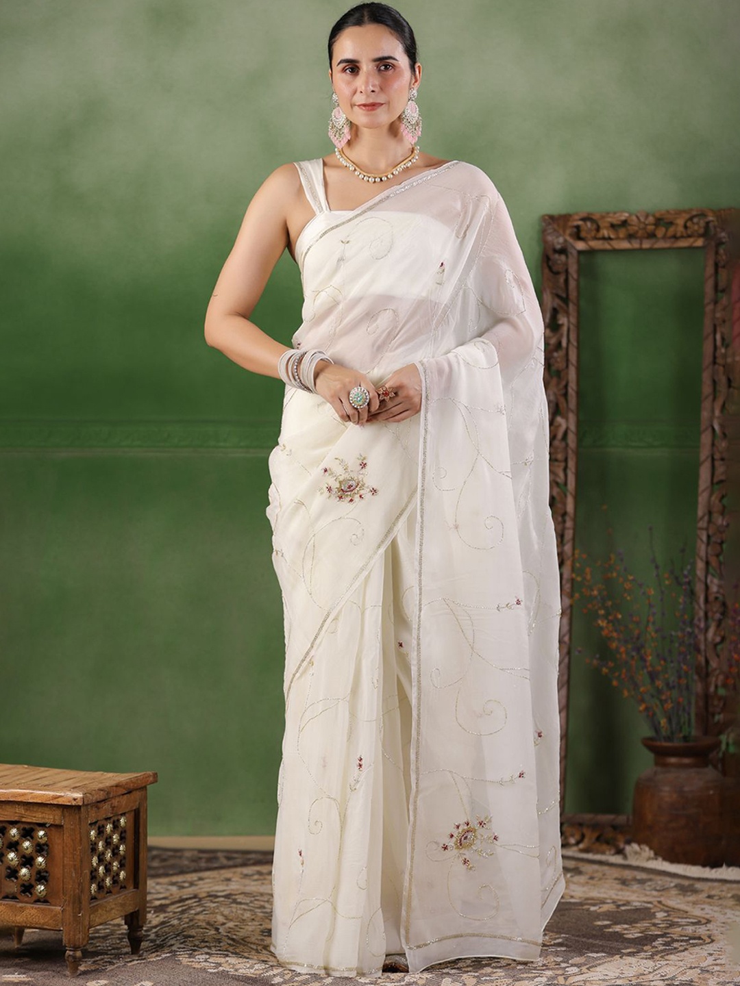 

Geroo Luxe Embroidered Sequinned Pure Chiffon Saree, White