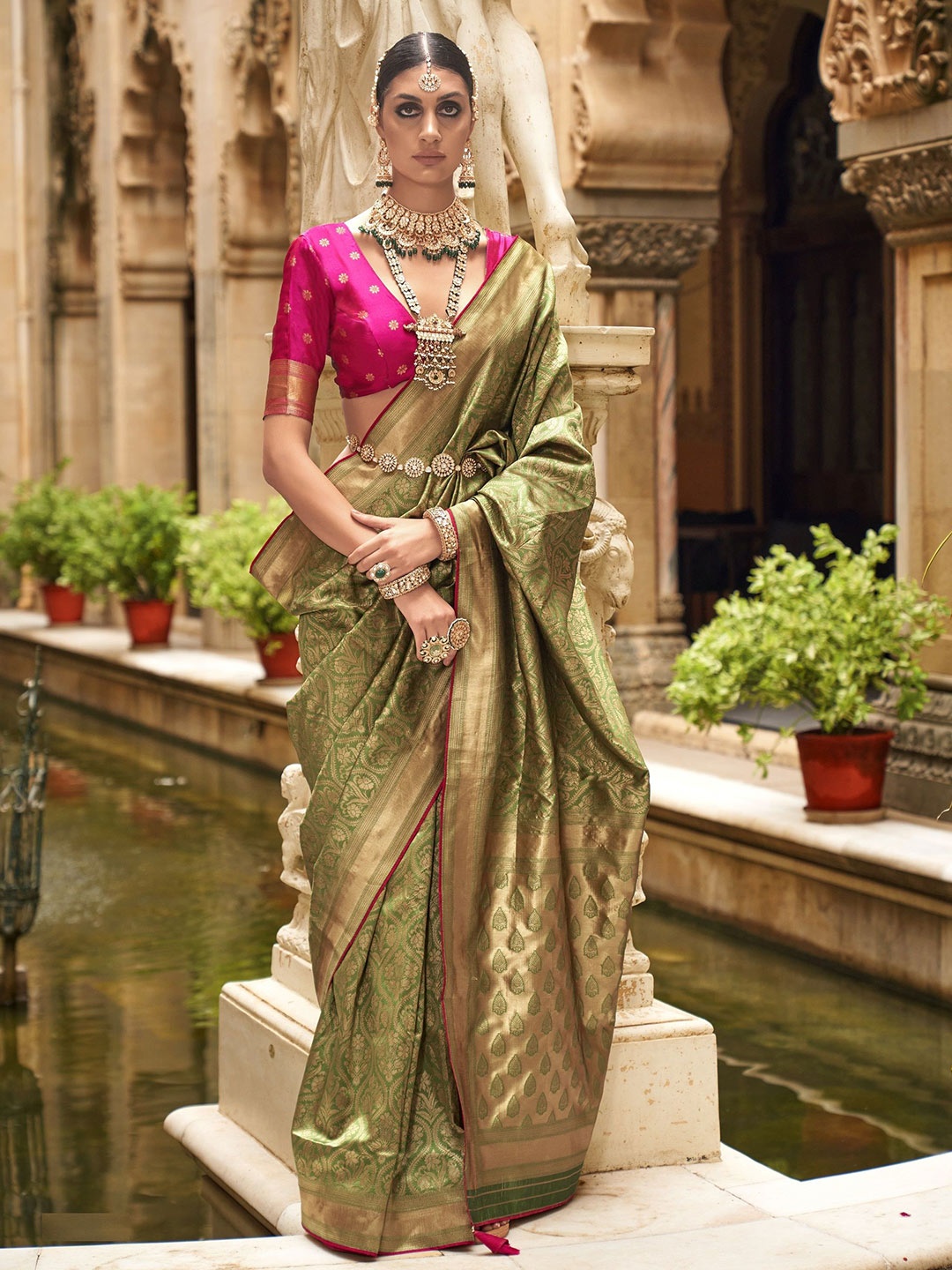 

MAHALASA Ethnic Motifs Woven Design Zari Pure Silk Kanjeevaram Saree, Green
