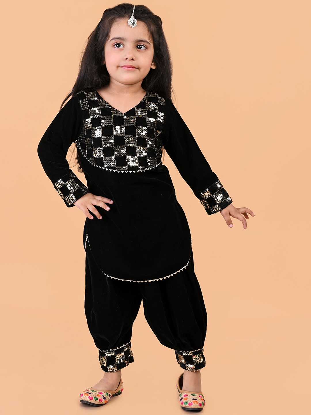 

BAESD Girls Checked Embroidered Sequinned Velvet Straight Kurta With Afghani Salwar, Black