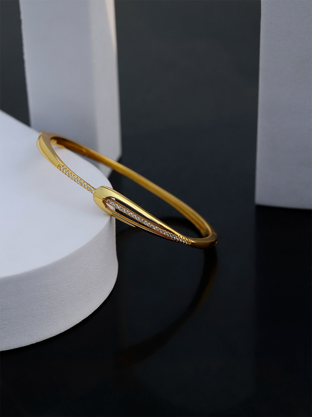 

DIAVO The Avani Gold-Plated Sterling Silver Cubic Zirconia Bangle-Style Bracelet