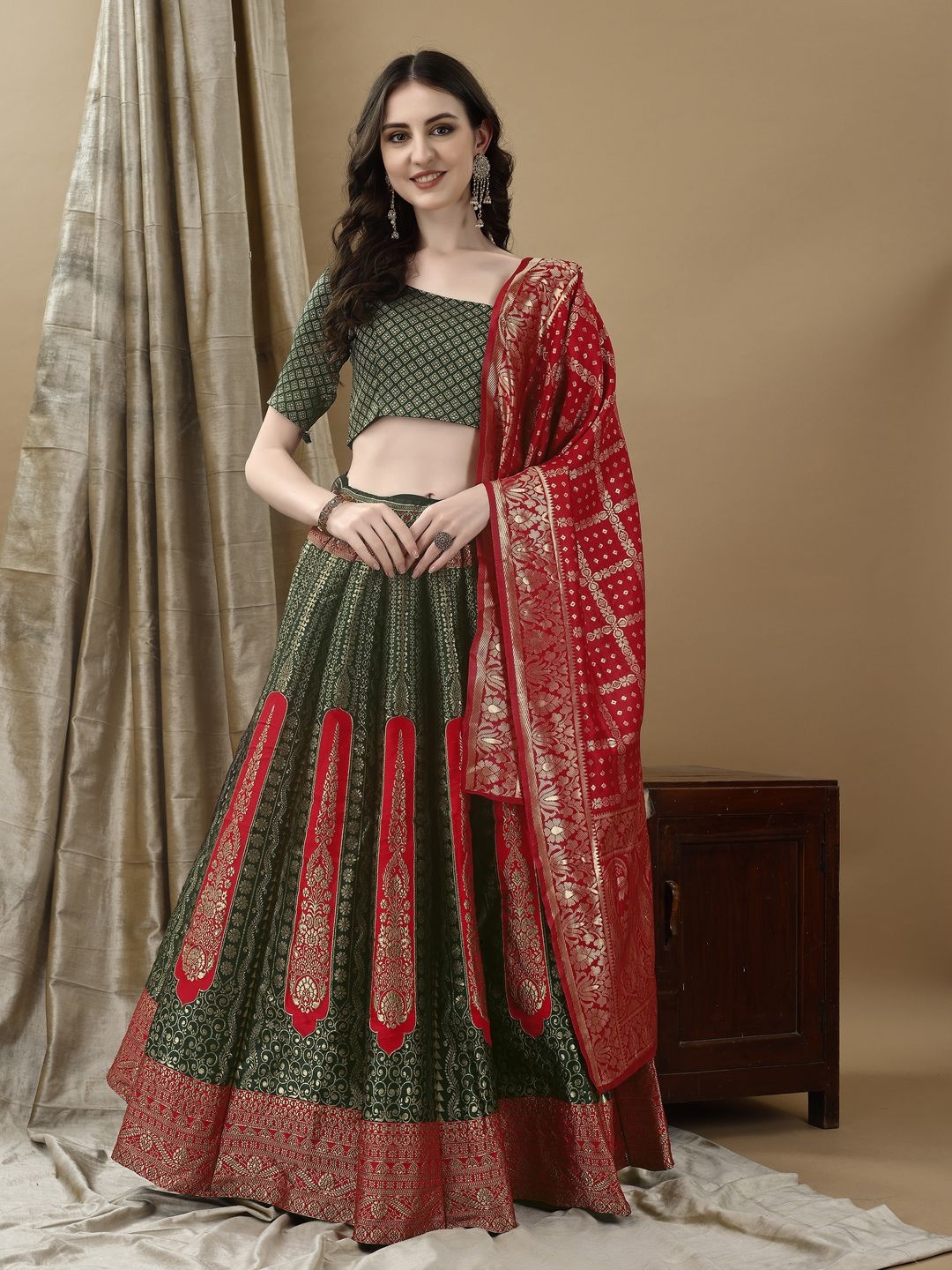 

SWAMI STUDIO Ready to Wear Lehenga & Unstitched Blouse With Dupatta, Green