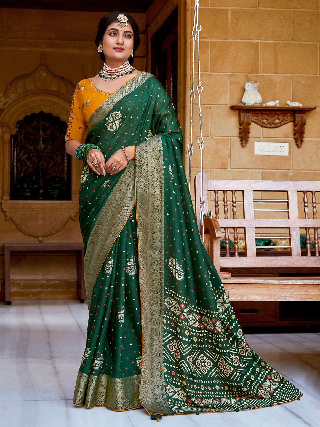 

Saree mall Ethnic Motifs Printed Zari Saree, Green