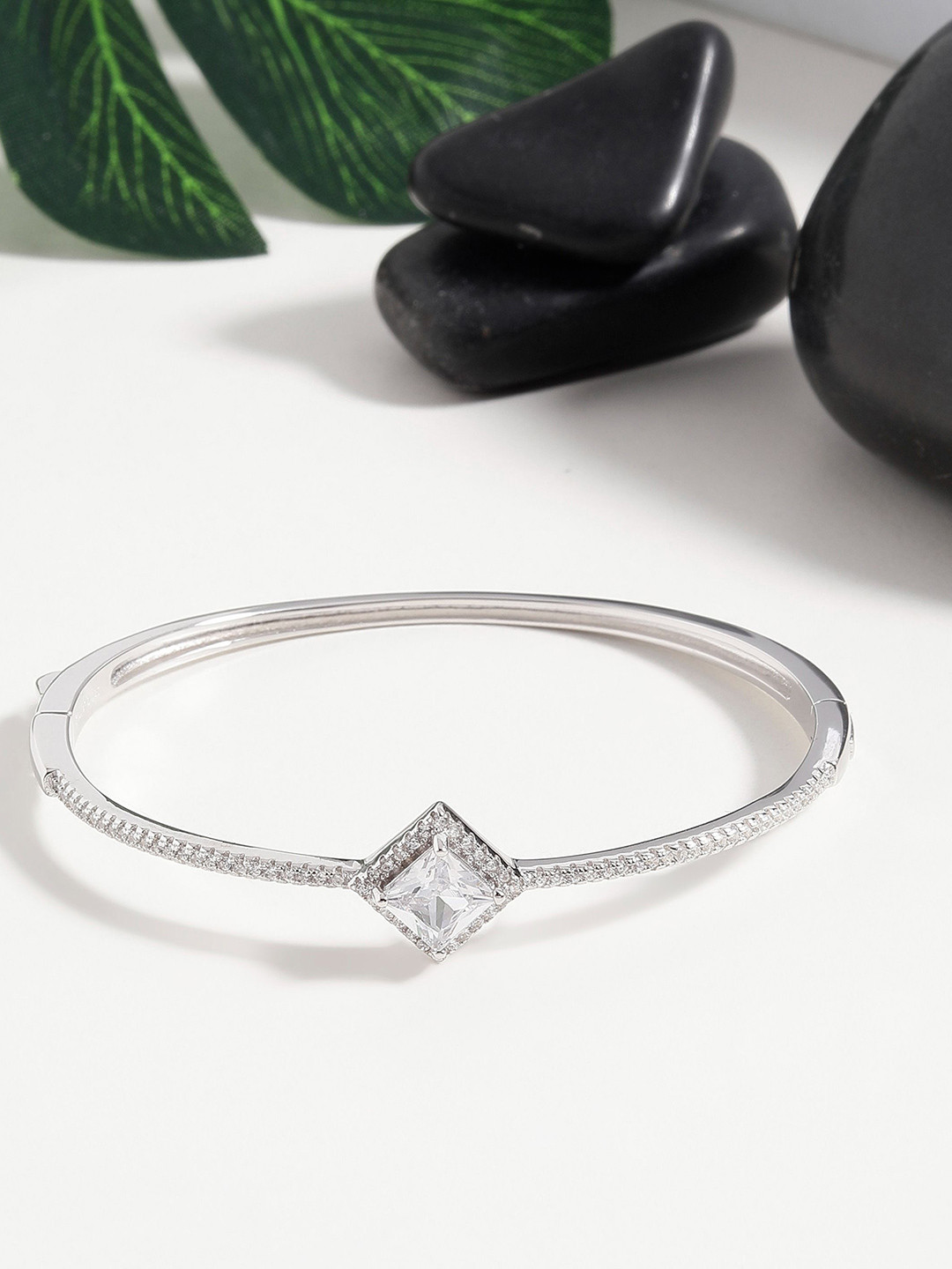 

DIAVO Cubic Zirconia The Nalani Silver Bangle-Style Bracelet