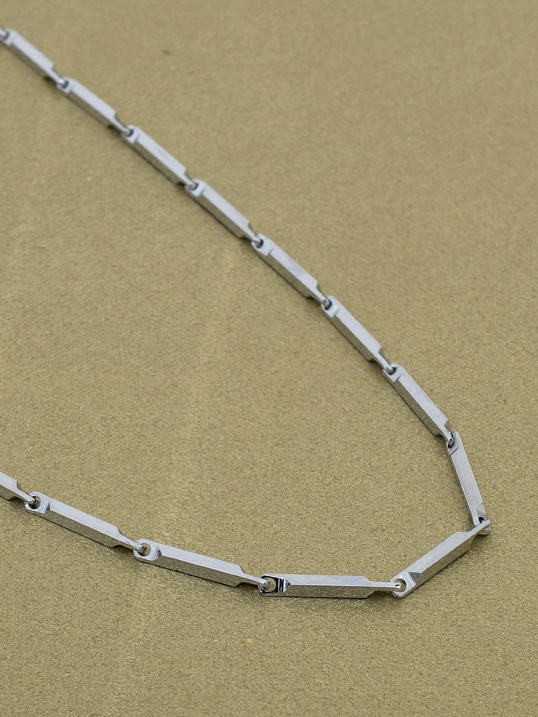 

MEMOIR Unisex Silver-Plated Anti-Allergy Chain
