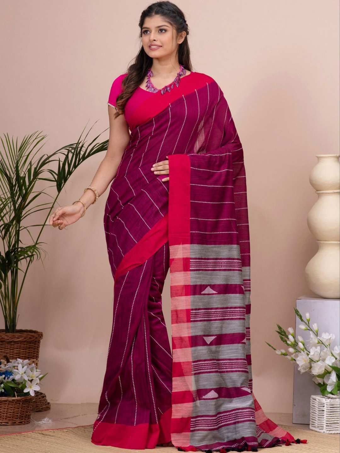 

Crochetin Striped Ready to Wear Saree, Maroon