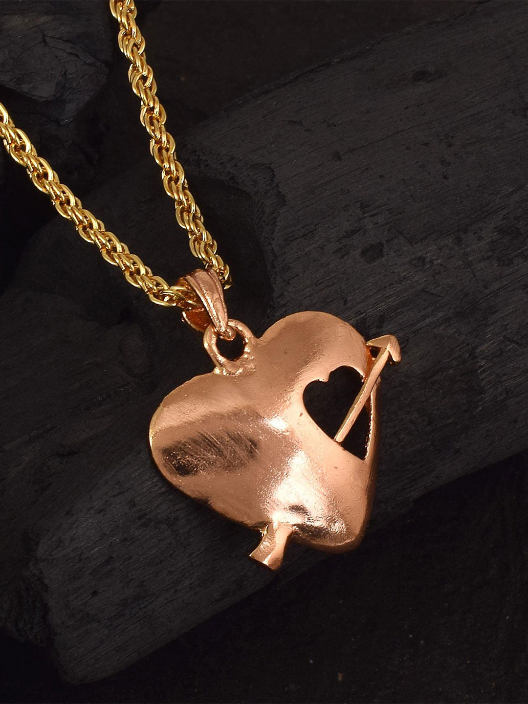 

MEMOIR Rose Gold-Plated Arrow Heart Shaped Pendant With Chain