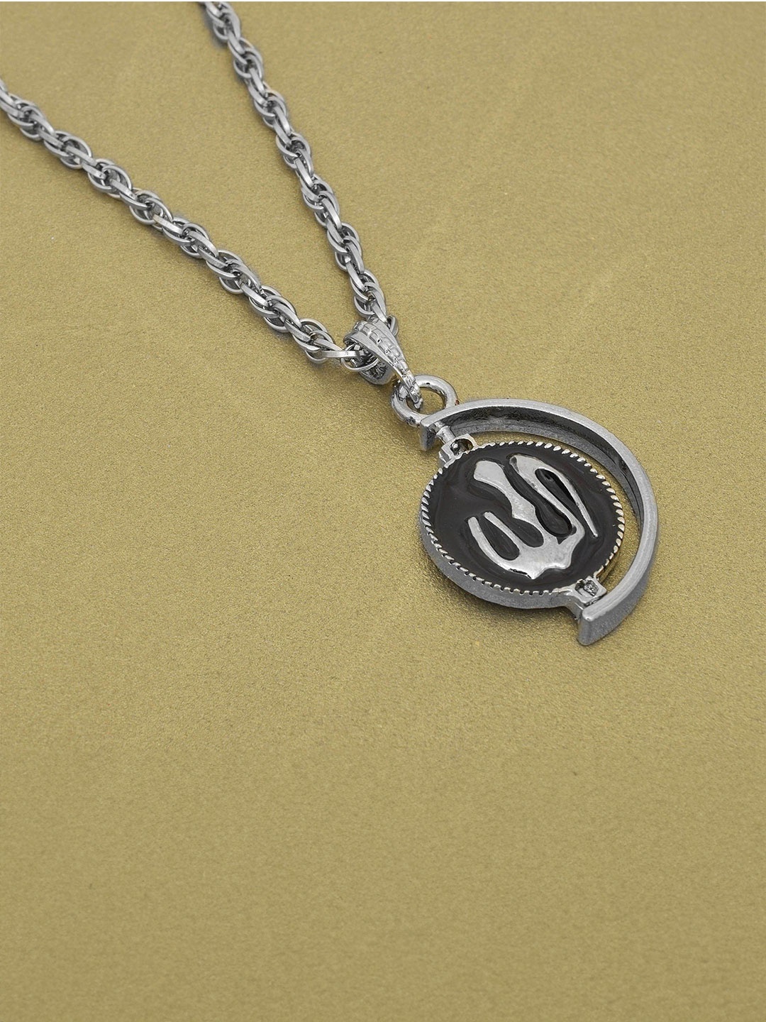 

MEMOIR Semi Circle Pendant With Chain, Silver