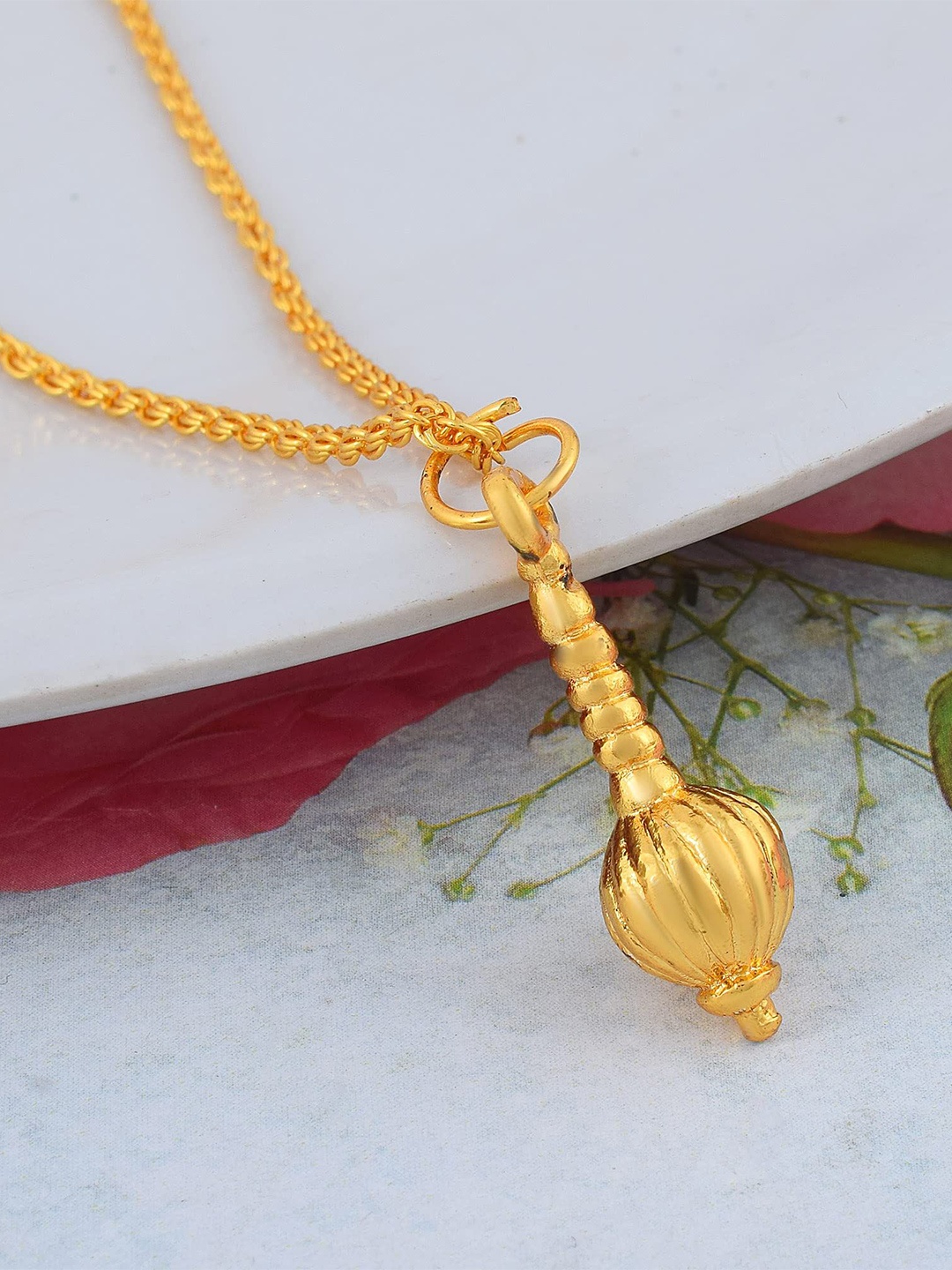 

MEMOIR Gold-Plated Contemporary Pendant With Chain