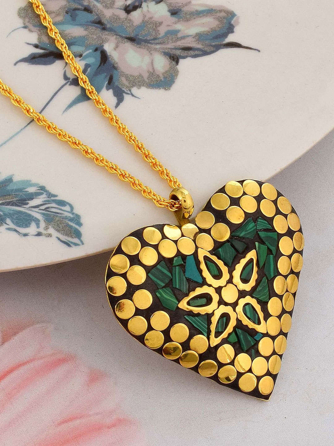 

MEMOIR Gold-Plated Heart Shape Pendant With Chain
