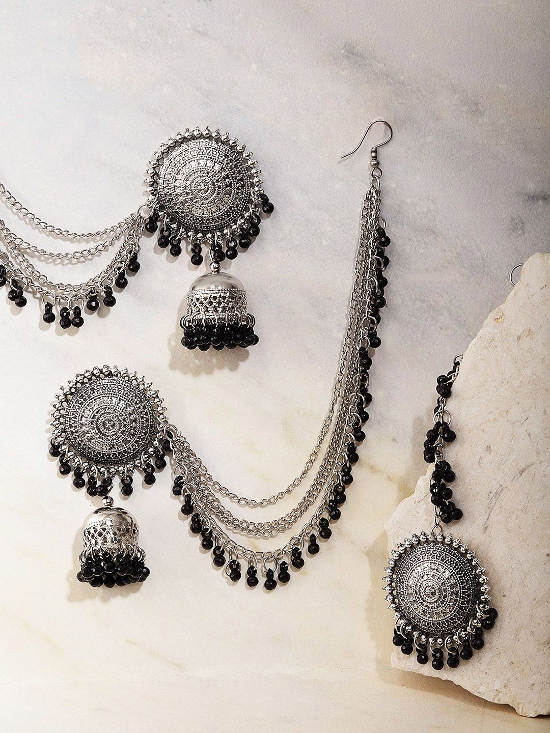 

DIVASTRI Silver-Plated Artificial Beaded Maang Tika and Earrings