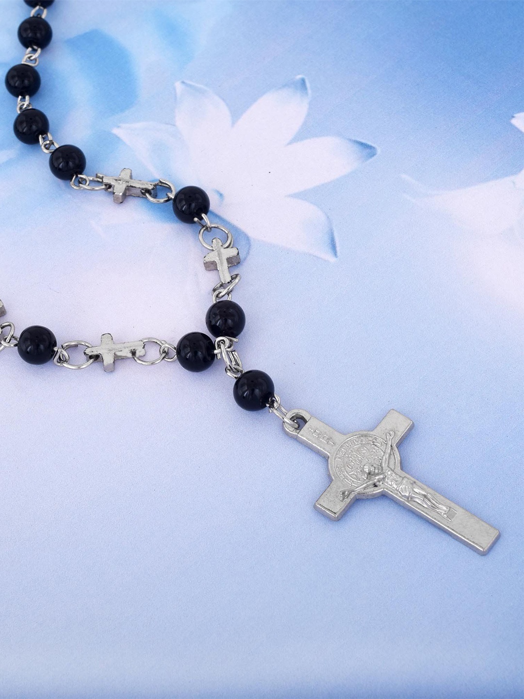 

MEMOIR Silver Plated Cross Pendant Chain