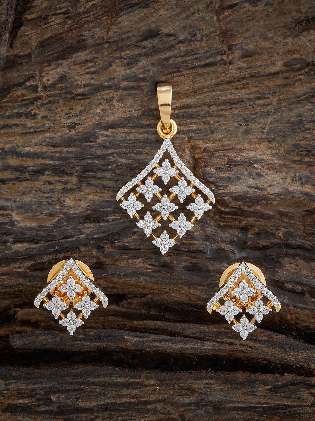 

Kushal's Fashion Jewellery Gold-Plated Cubic Zirconia Studded Jewellery Set