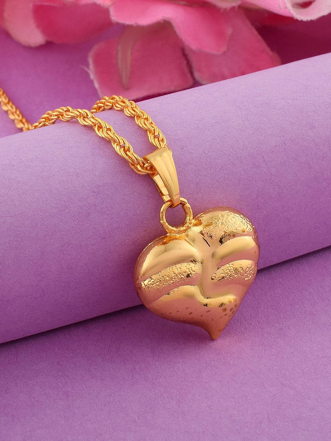 

MEMOIR Gold-Plated Heart-Shaped Pendant With Chain