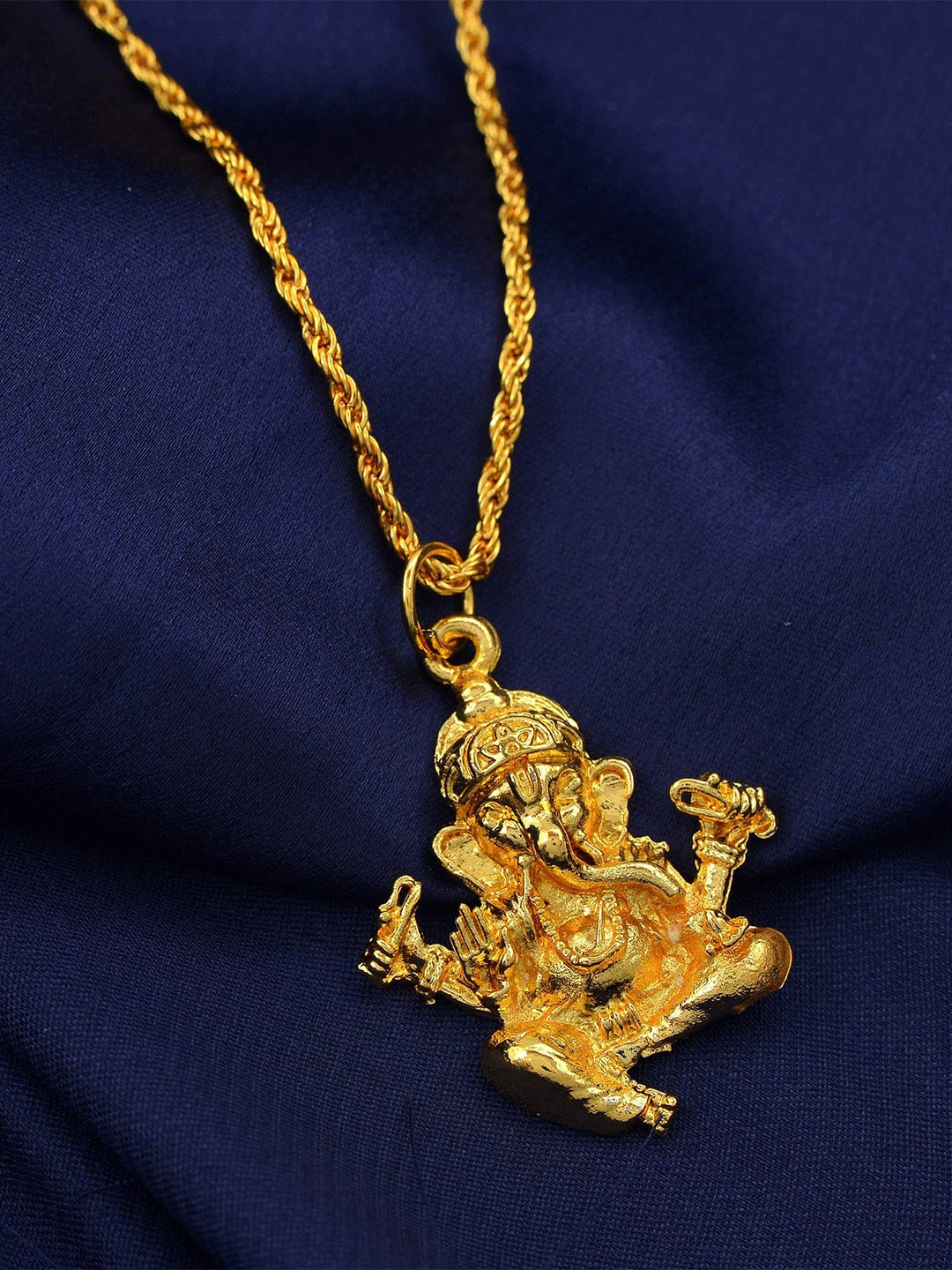 

MEMOIR Gold Plated Lord Ganesh Pendant With Chain