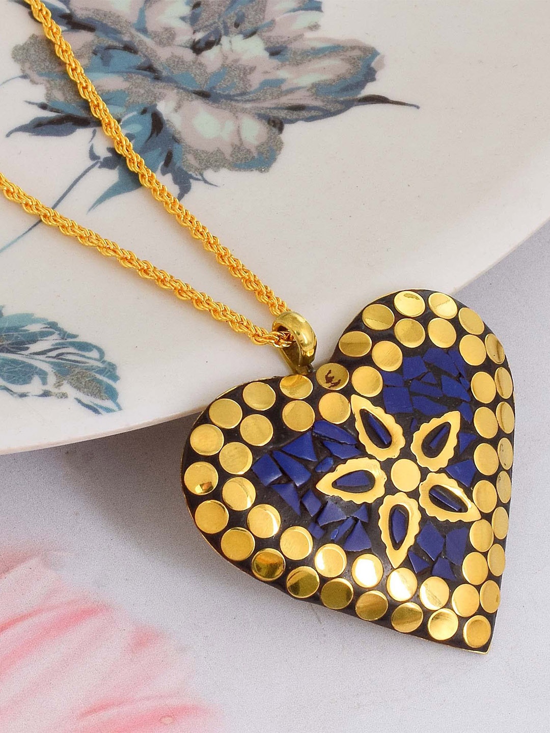 

MEMOIR Gold-Plated Heart Shaped Pendant With Chain