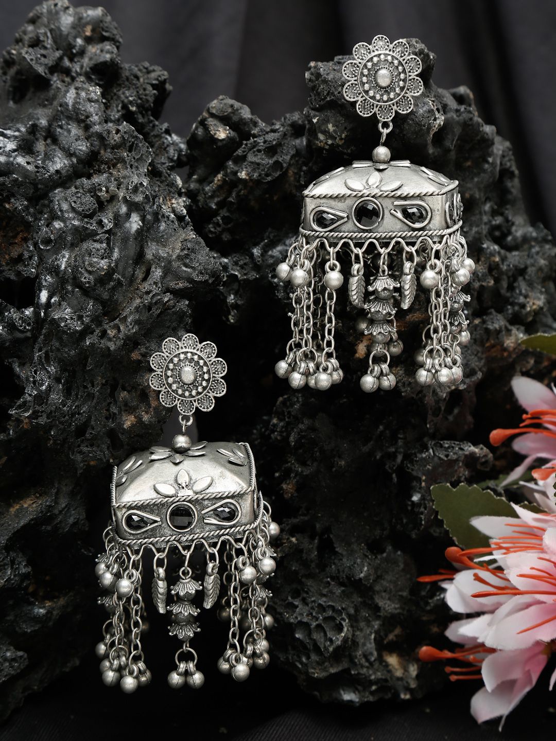 

DIVASTRI Silver-Plated Artificial Stones Studded & Beaded Dome Shaped Oxidised Jhumkas