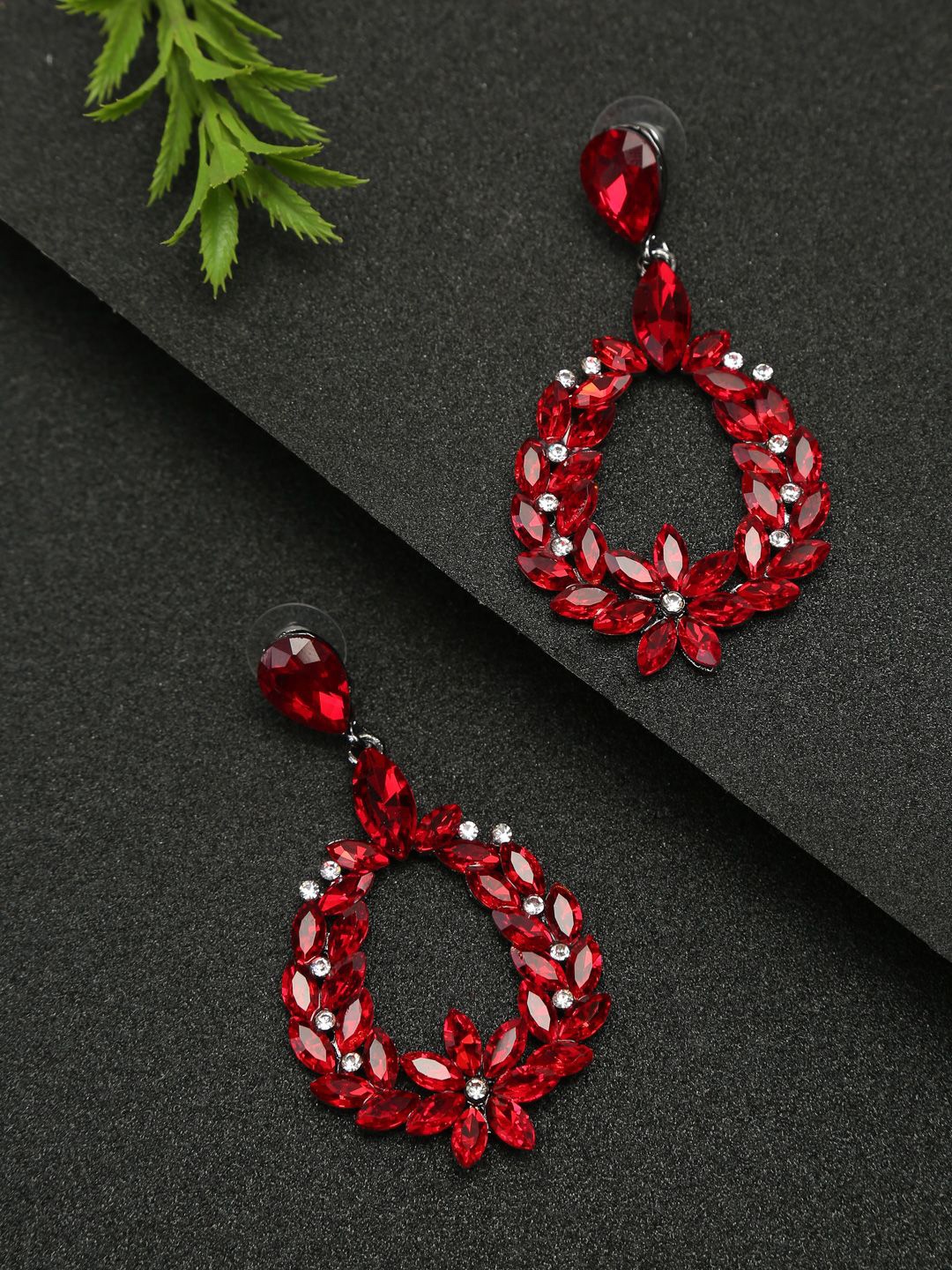 

DIVASTRI Silver-Plated Artificial Stones Studded Contemporary Shaped Drop Earrings