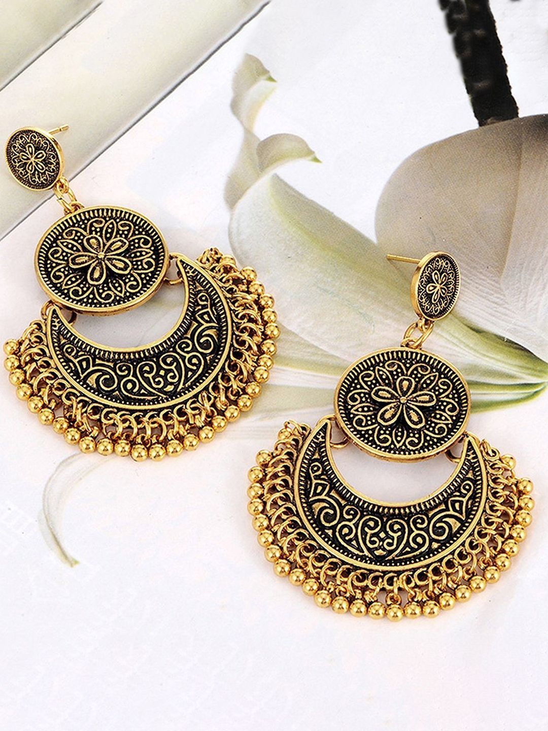 

DIVASTRI Set Of 2 Gold-Plated Oxidised Cresent Shaped Chandbalis