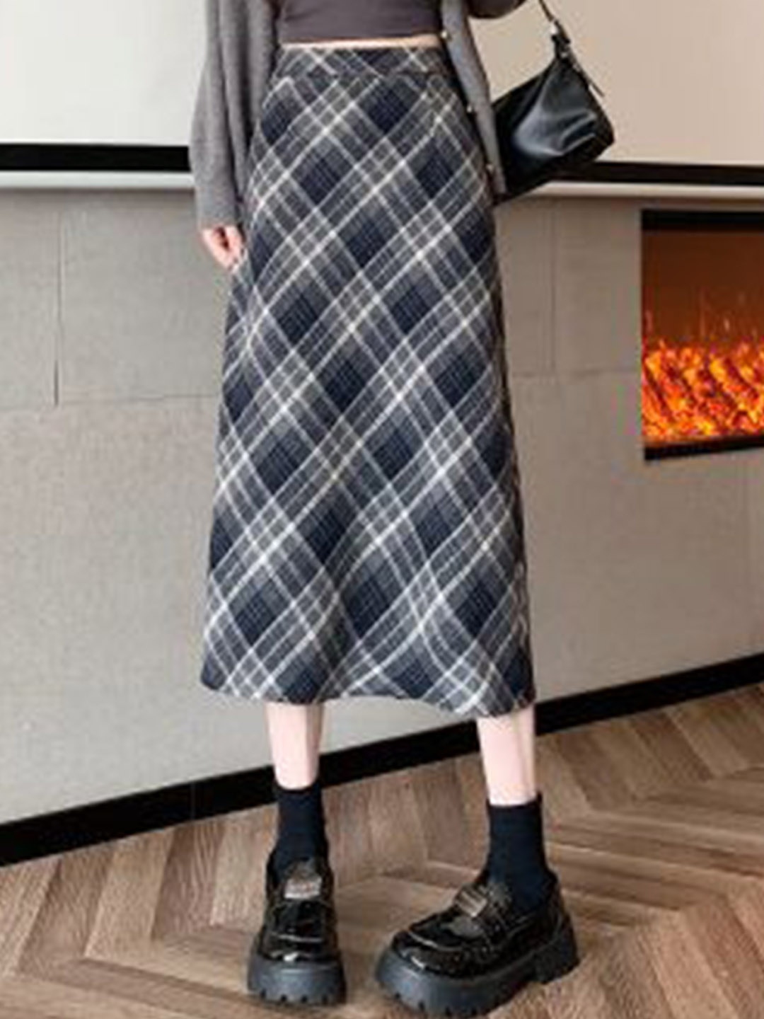 

StyleCast Women Checked Straight Knee Length Skirt, Black