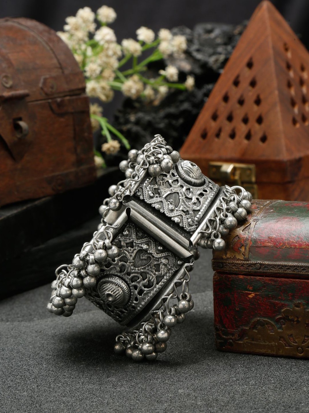 

DIVASTRI Silver-Plated Cuff Bracelet