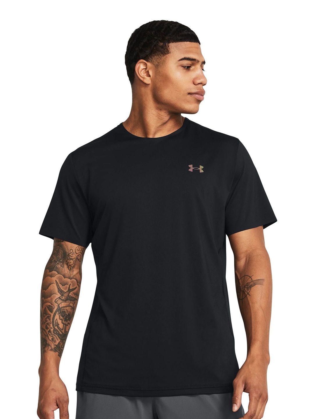 

UNDER ARMOUR Men Solid Round Neck T-shirt, Black