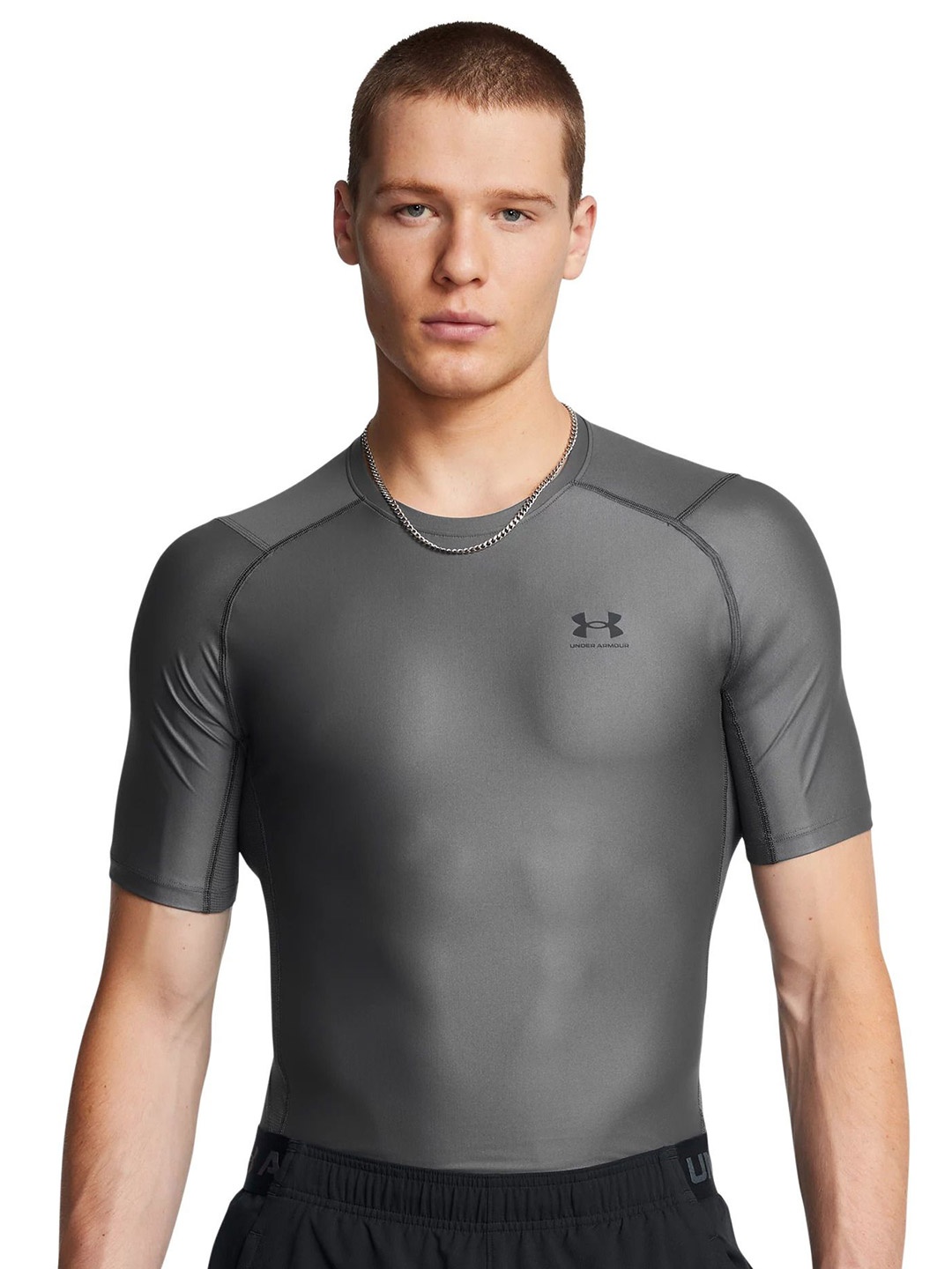 

UNDER ARMOUR Men Solid Round Neck Slim Fit T-shirt, Grey