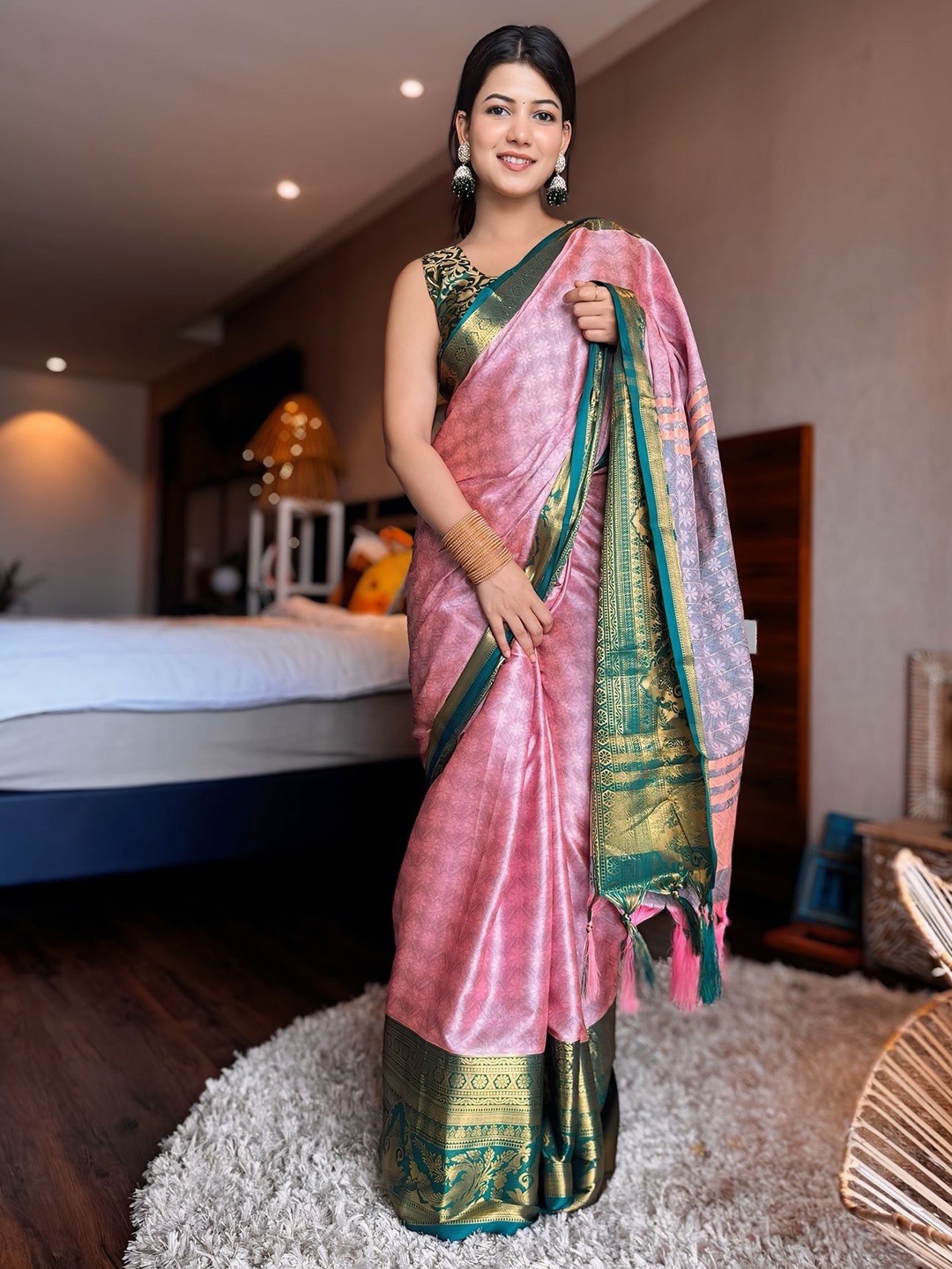 

Aika Woven Design Zari Pure Silk Kanjeevaram Saree, Pink