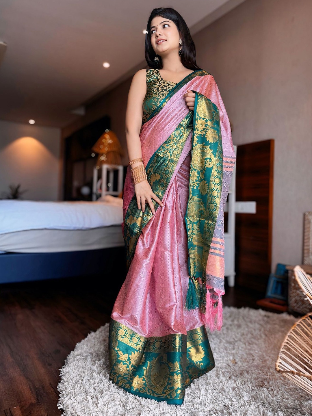 

Aika Woven Design Zari Pure Silk Kanjeevaram Saree, Pink