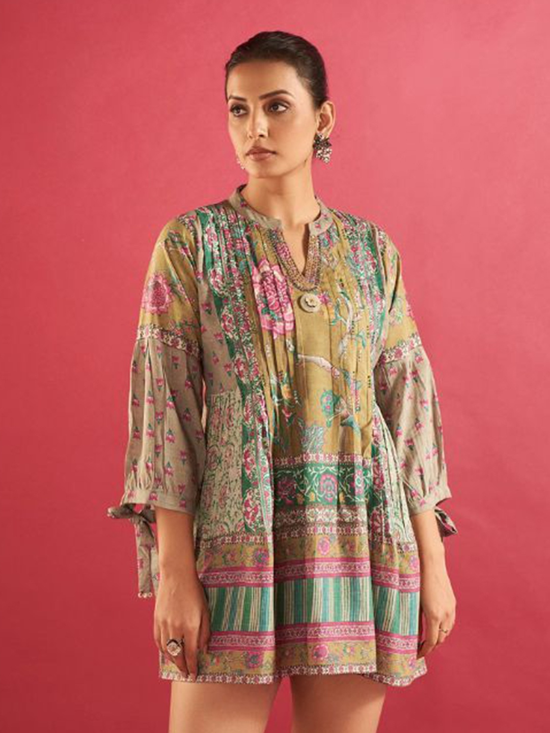 

Kaftanize Women Kynaa Floral Printed & Pleated Tunic With Tie Detail Sleeve, Green