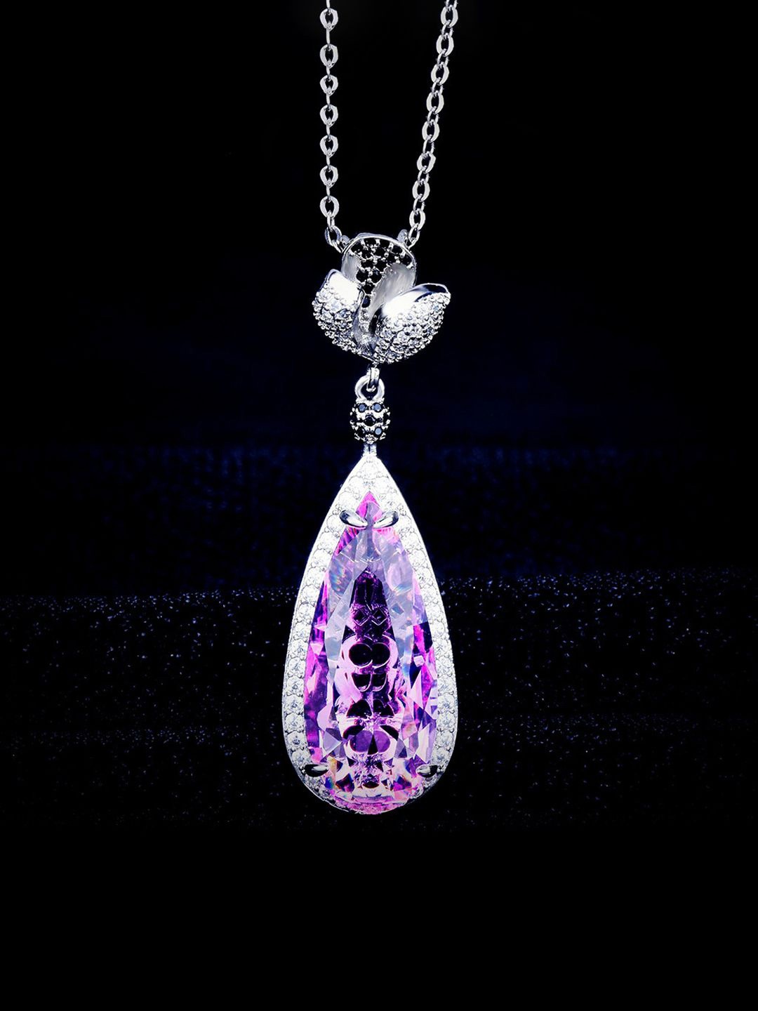 

Designs & You Silver-Plated American Diamond Studded Teardrop Shaped Pendant Chain