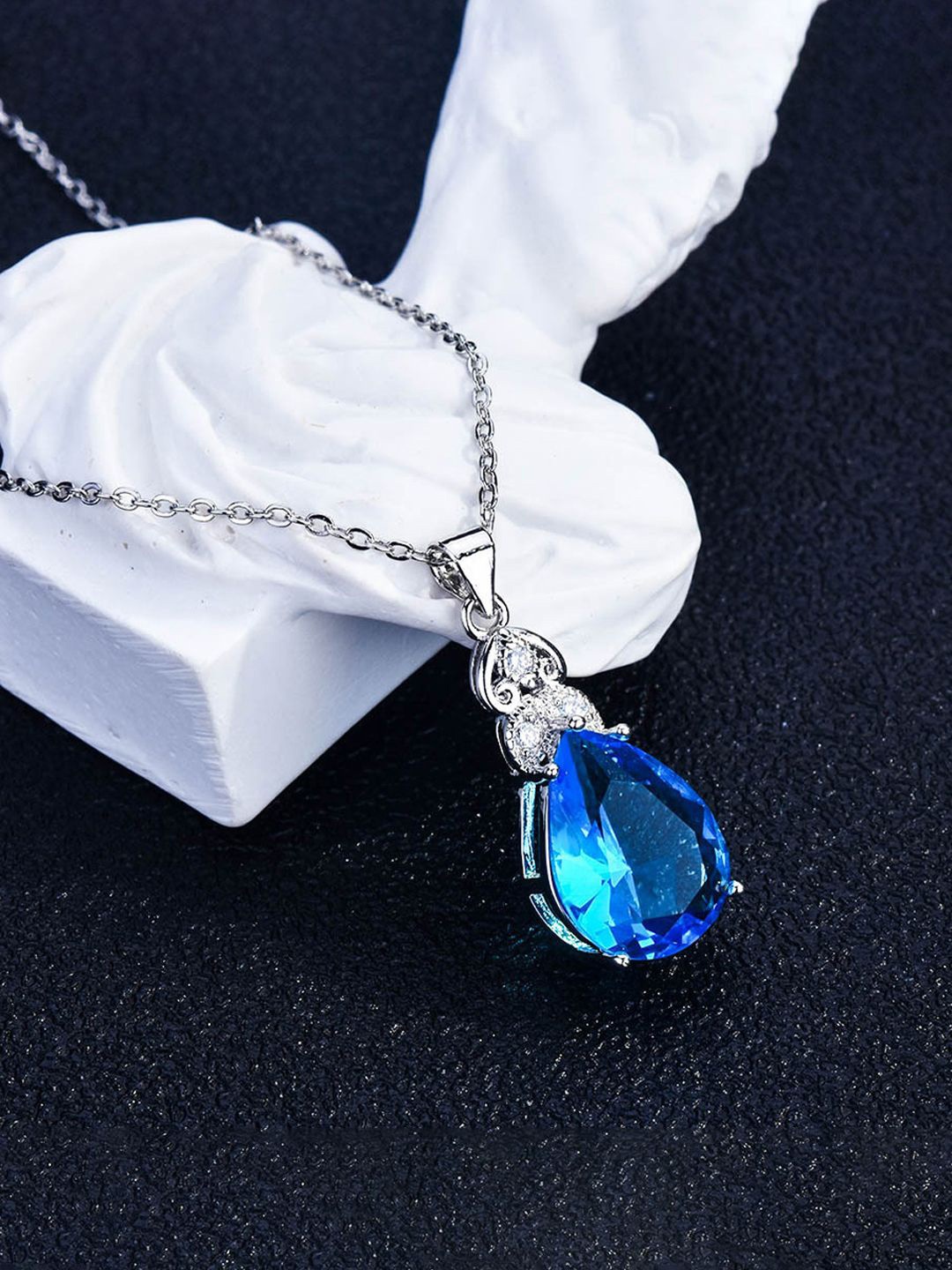 

Designs & You Silver-Plated Teardrop Shaped Pendants with Chain