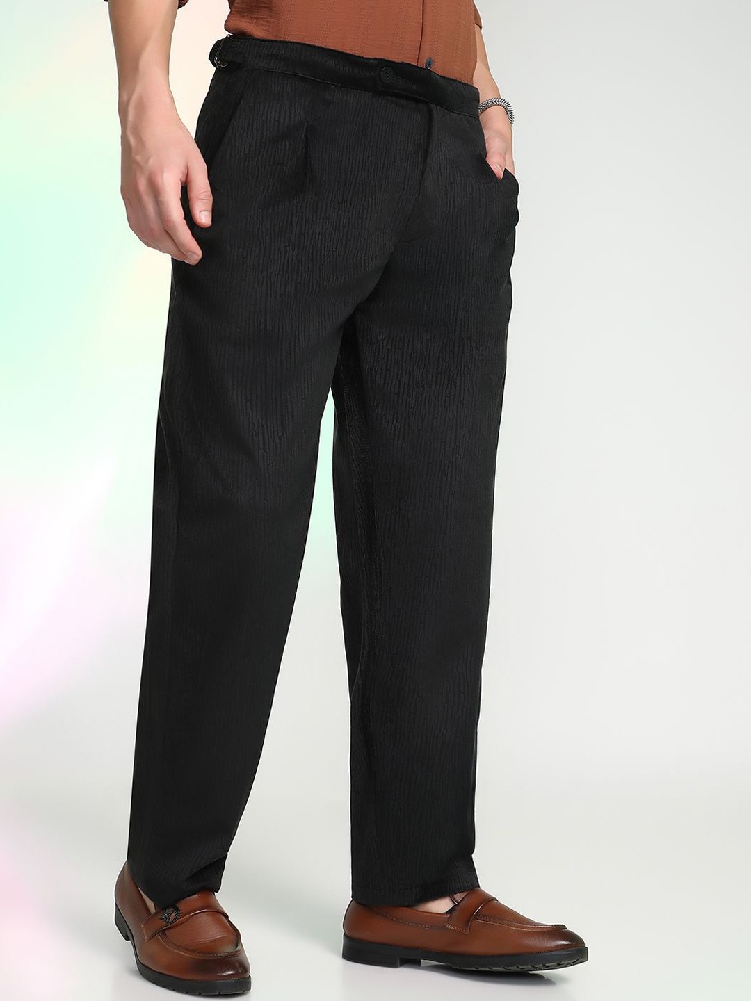 

Campus Sutra Men Comfort Regular Trousers, Black
