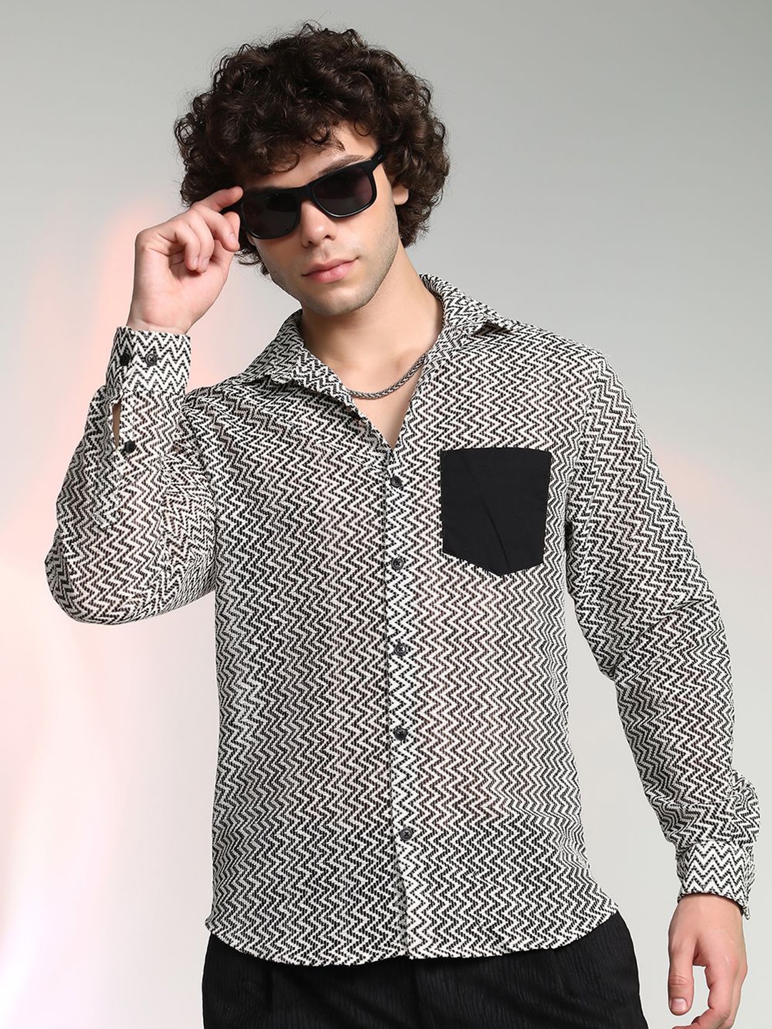 

Campus Sutra Men Comfort Fit Spread Collar Multi Striped Cotton Casual Shirt, White