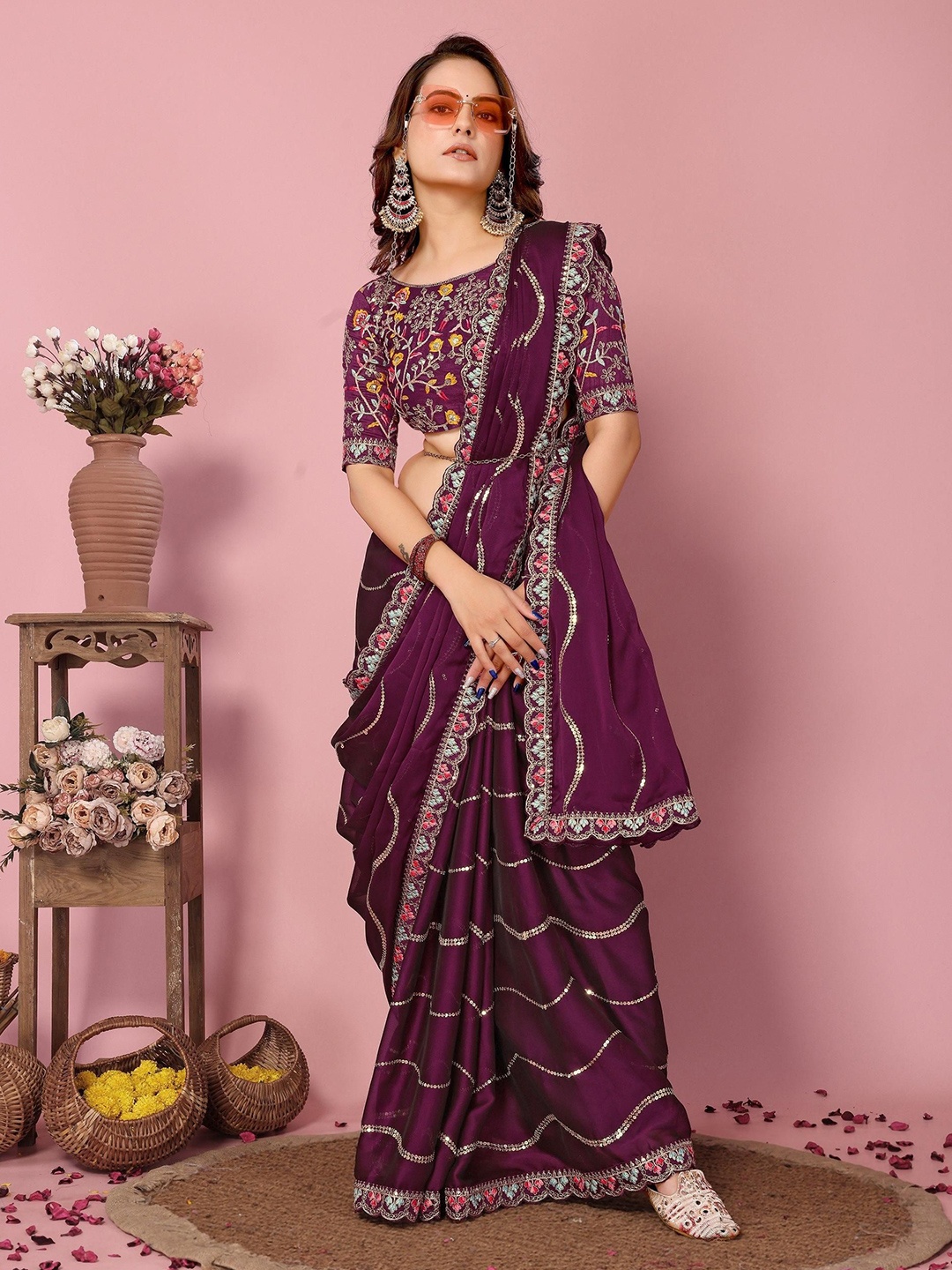 

VenderVilla Floral Embroidered Sequinned Saree, Magenta