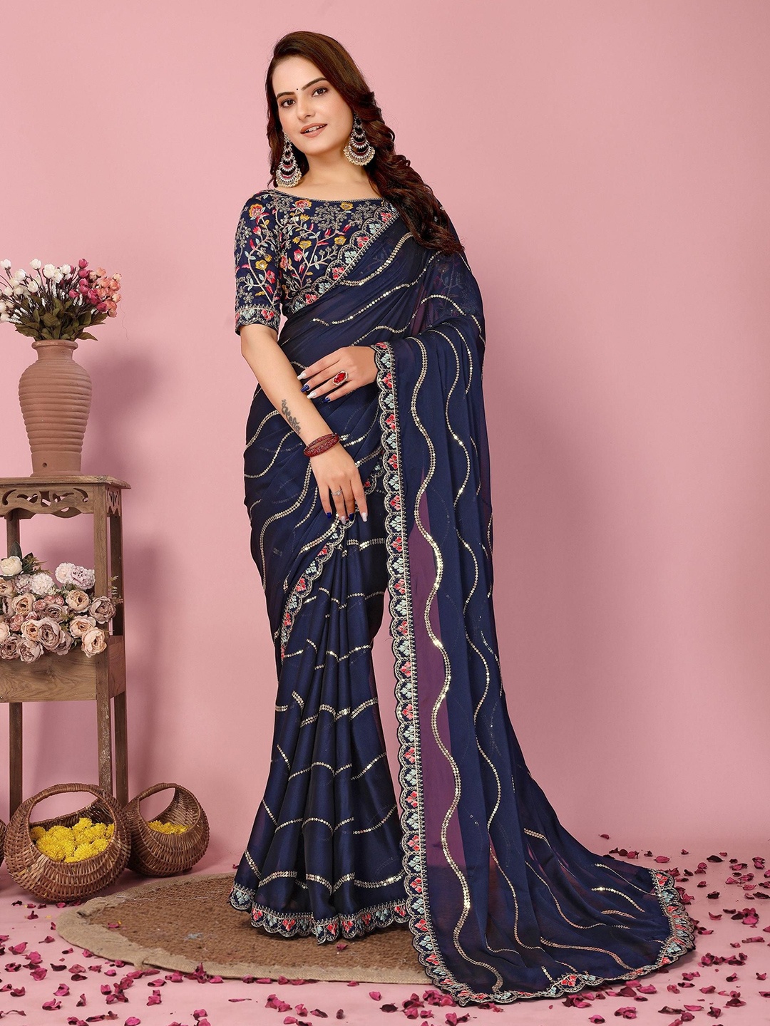 

VenderVilla Ethnic Motifs Embroidered Sequinned Saree, Blue