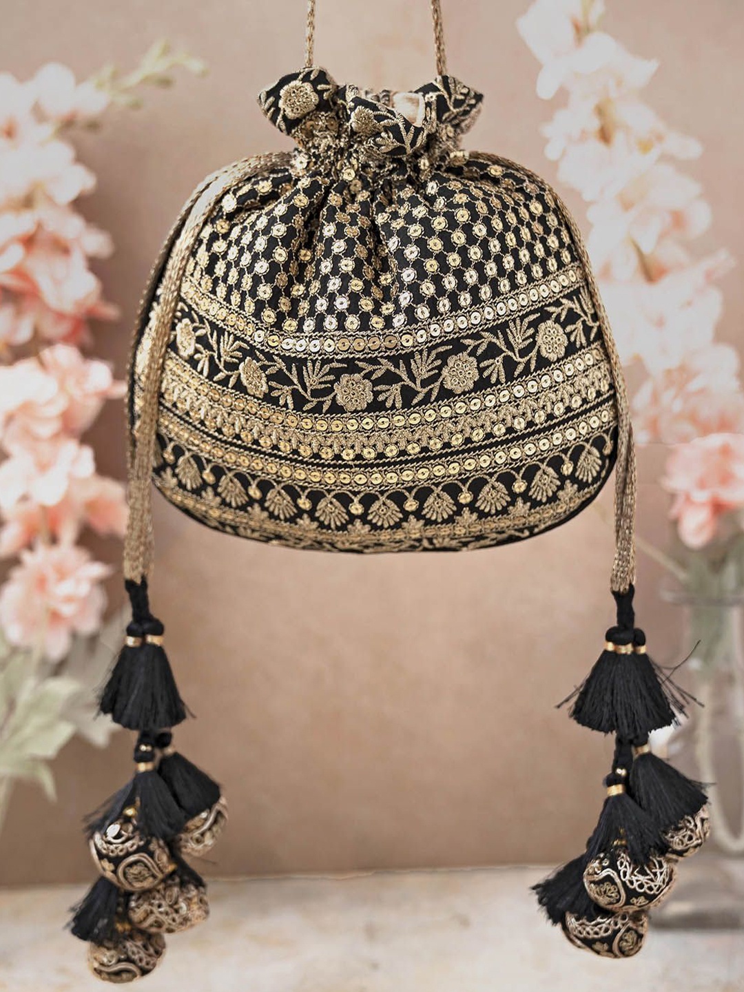 

AMYRA Women Embellished Bucket Handheld Bag, Black