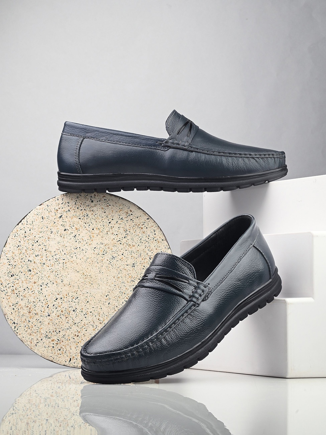 

The Roadster Lifestyle Co. Men Round Toe Casual Loafers, Blue