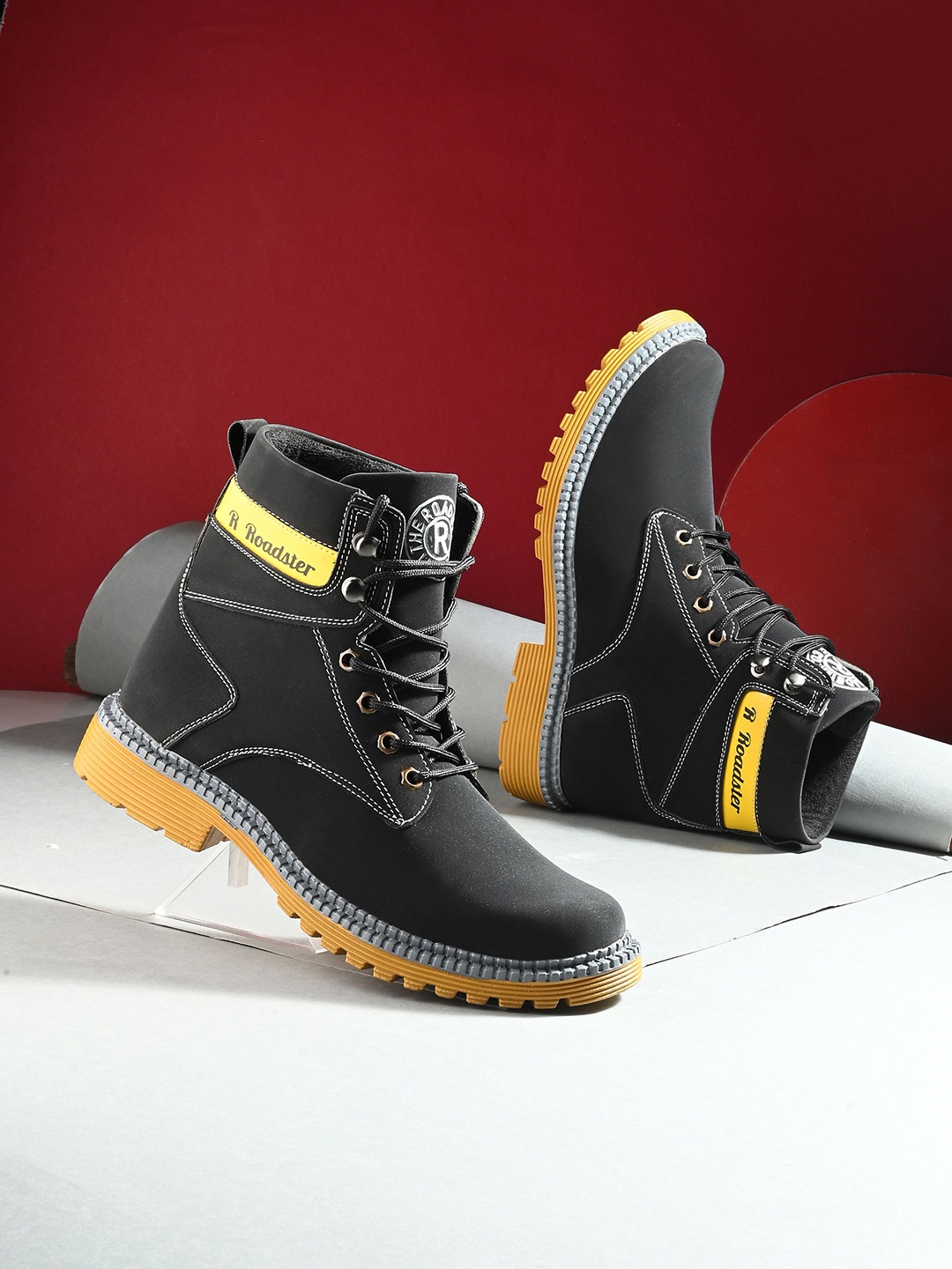 

The Roadster Lifestyle Co Men Block-Heeled Boots, Black