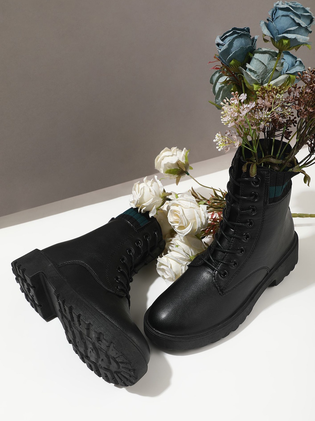 

LULU & SKY Women Round Toe Casual Block-Heel Regular Boots, Black