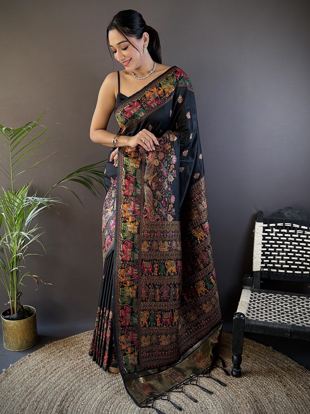 

RAJ DHARMA SILK Woven Design Zari Pure Silk Pashmina Saree, Black
