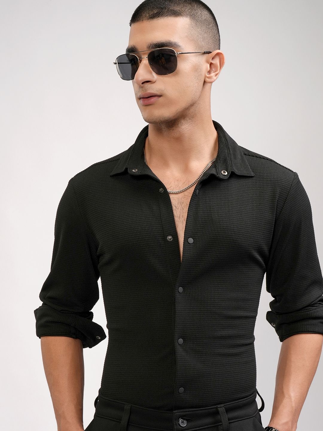 

HIGHLANDER Men Slim Fit Spread Collar Textured Casual Shirt, Black