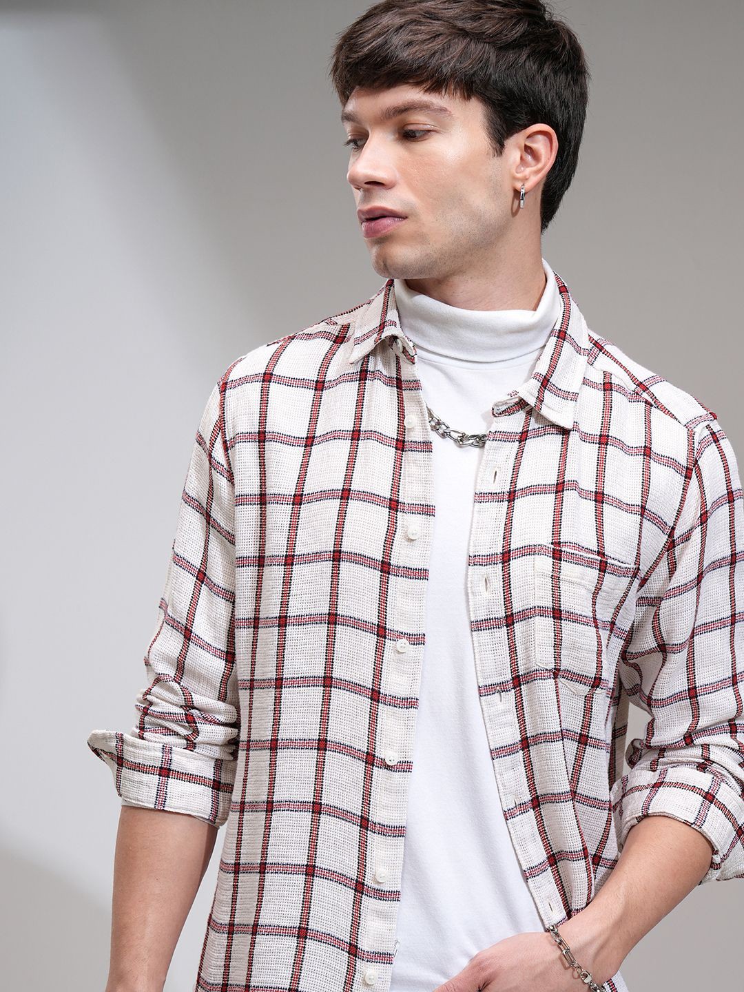 

HIGHLANDER Men Slim Fit Spread Collar Gingham Checked Cotton Casual Shirt, Off white