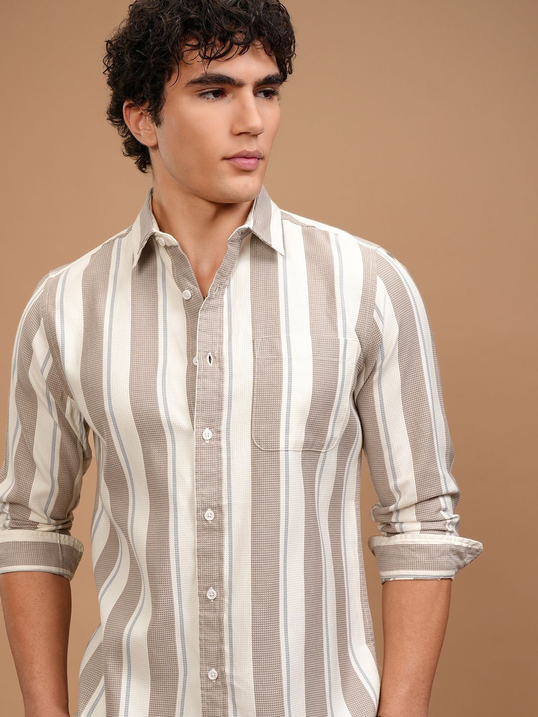 

HIGHLANDER Men Slim Fit Spread Collar Vertical Striped Cotton Casual Shirt, White