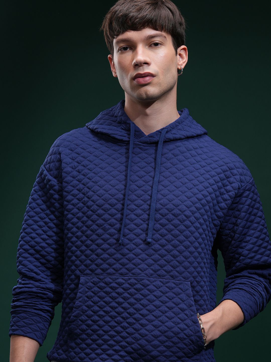 

HIGHLANDER Men Self Design Drop Shoulder Hooded Kangaroo Pocket Relaxed Fit Sweatshirt, Blue