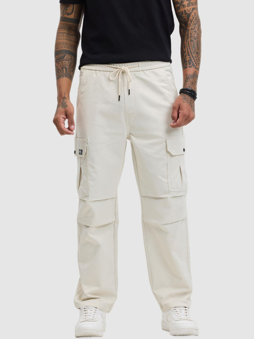 

Snitch Men Cream-Coloured Smart Mid-Rise Regular Fit Cargo Trousers