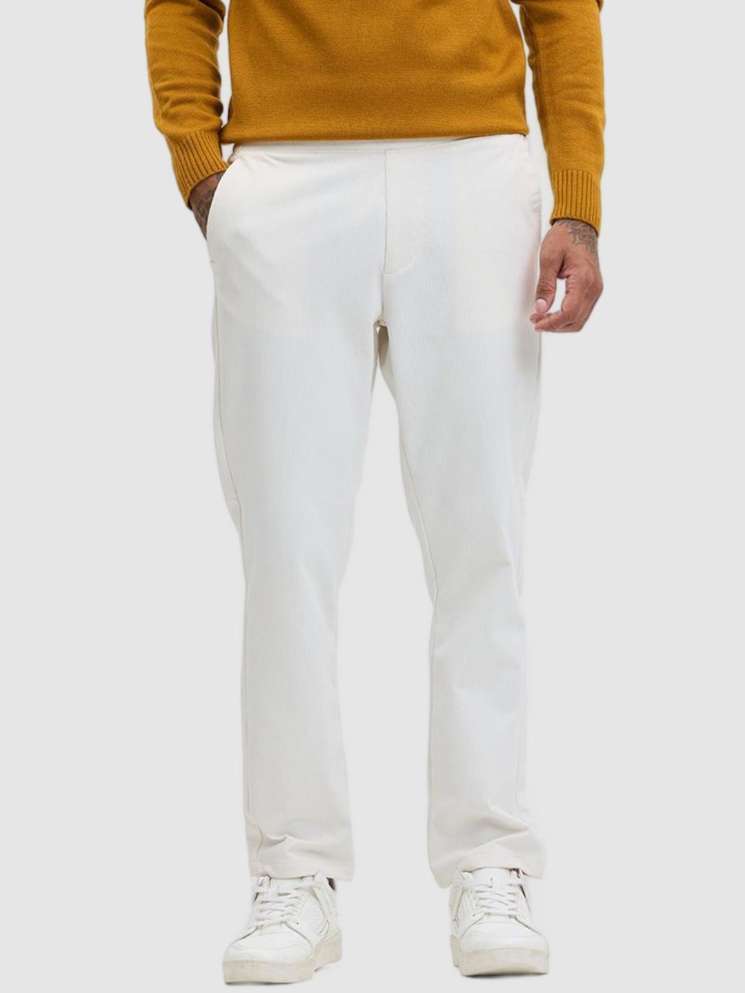 

Snitch Men Off White Classic Mid-Rise Regular Fit Trousers