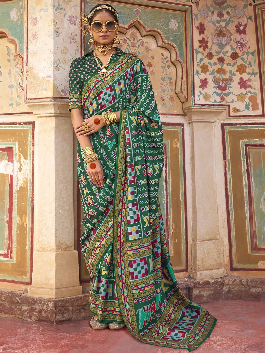 

MAHALASA Ethnic Motifs Woven Design Pure Silk Patola Saree, Green