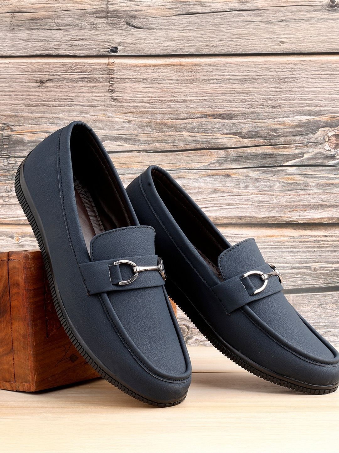 

HAKKEL Men Round Toe Comfort Insole Lightweight Loafers, Blue